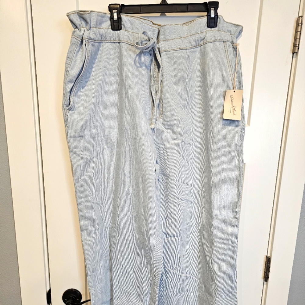 Universal Thread Jeans